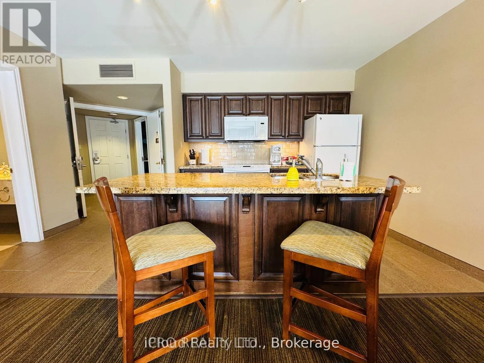 2076-77 - 90 HIGHLAND DRIVE