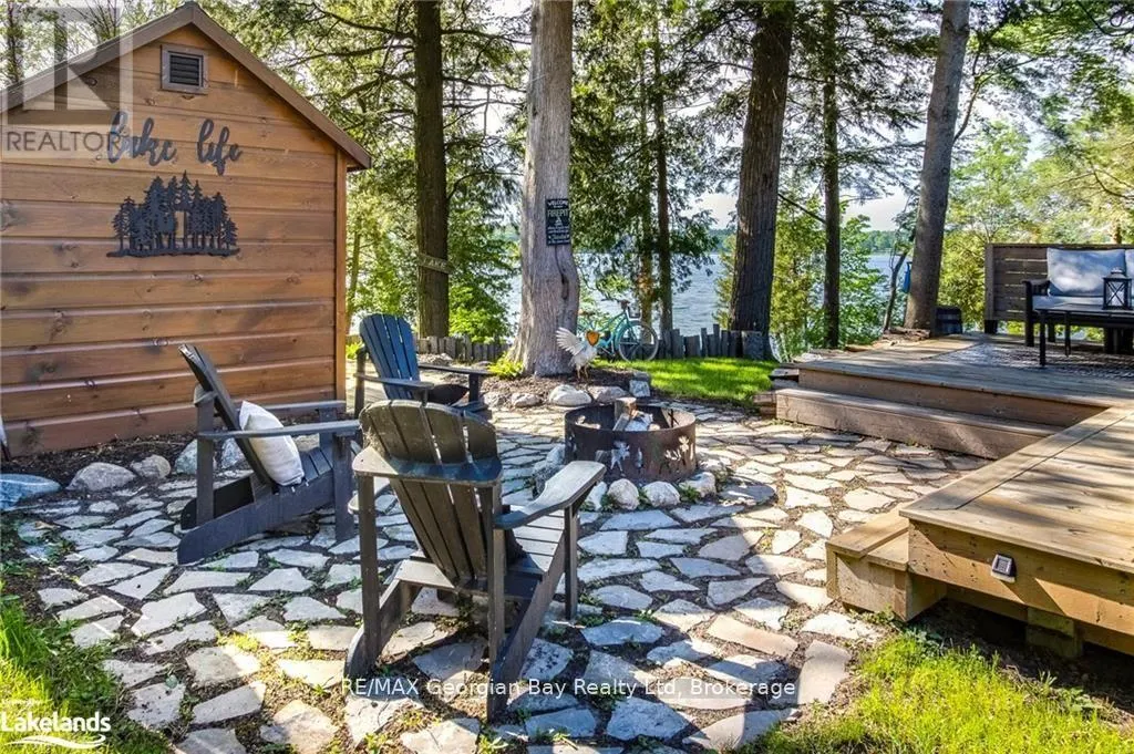 46 LAKESHORE ROAD