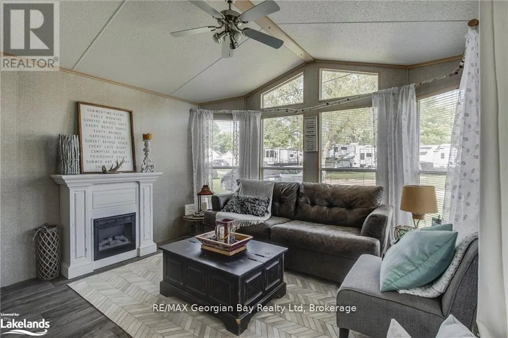 46 LAKESHORE ROAD