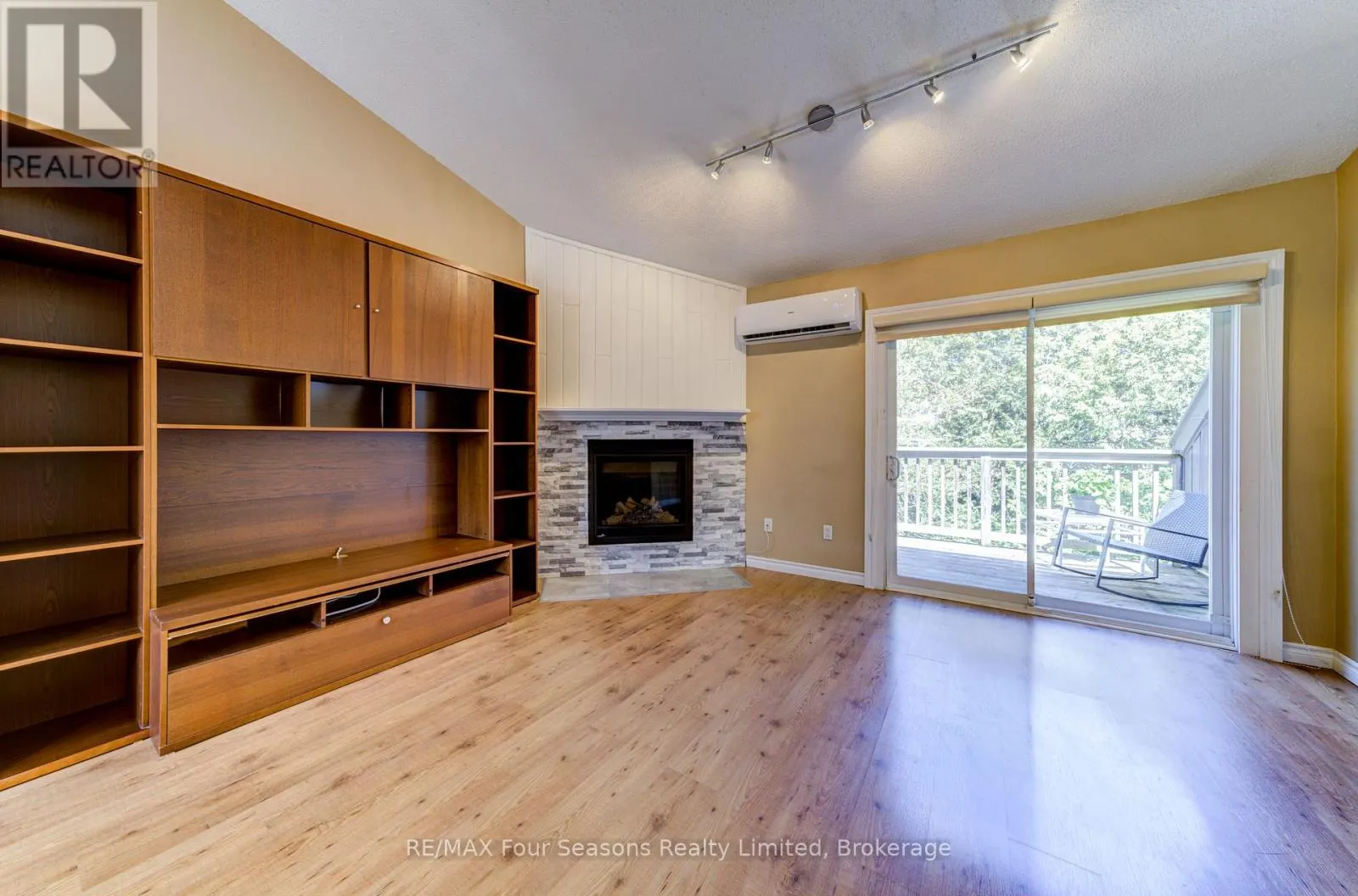 226 - 17 HARBOUR STREET, #226