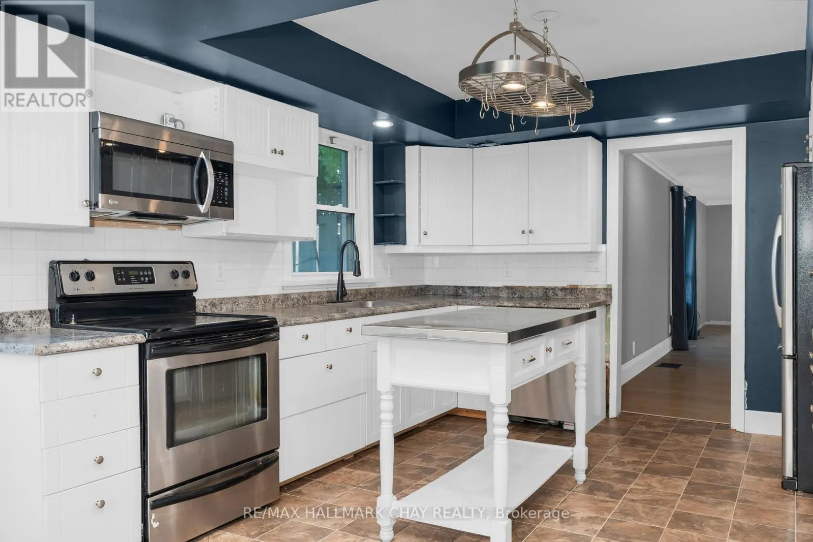 3127 PENETANGUISHENE ROAD