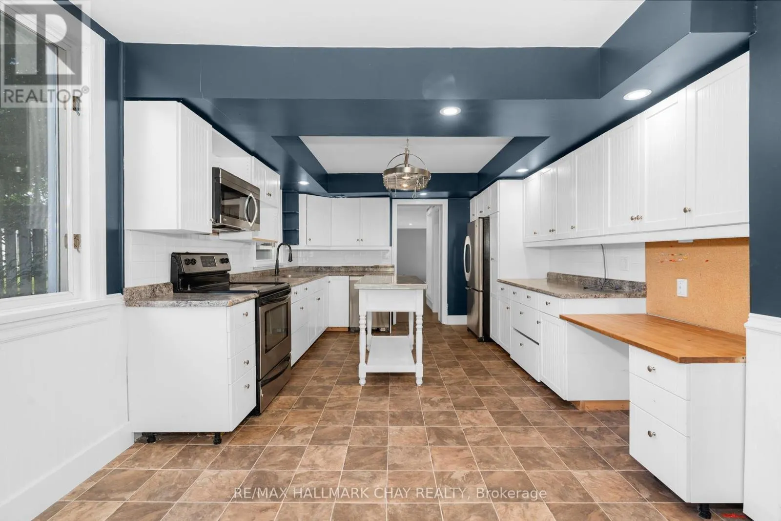 3127 PENETANGUISHENE ROAD
