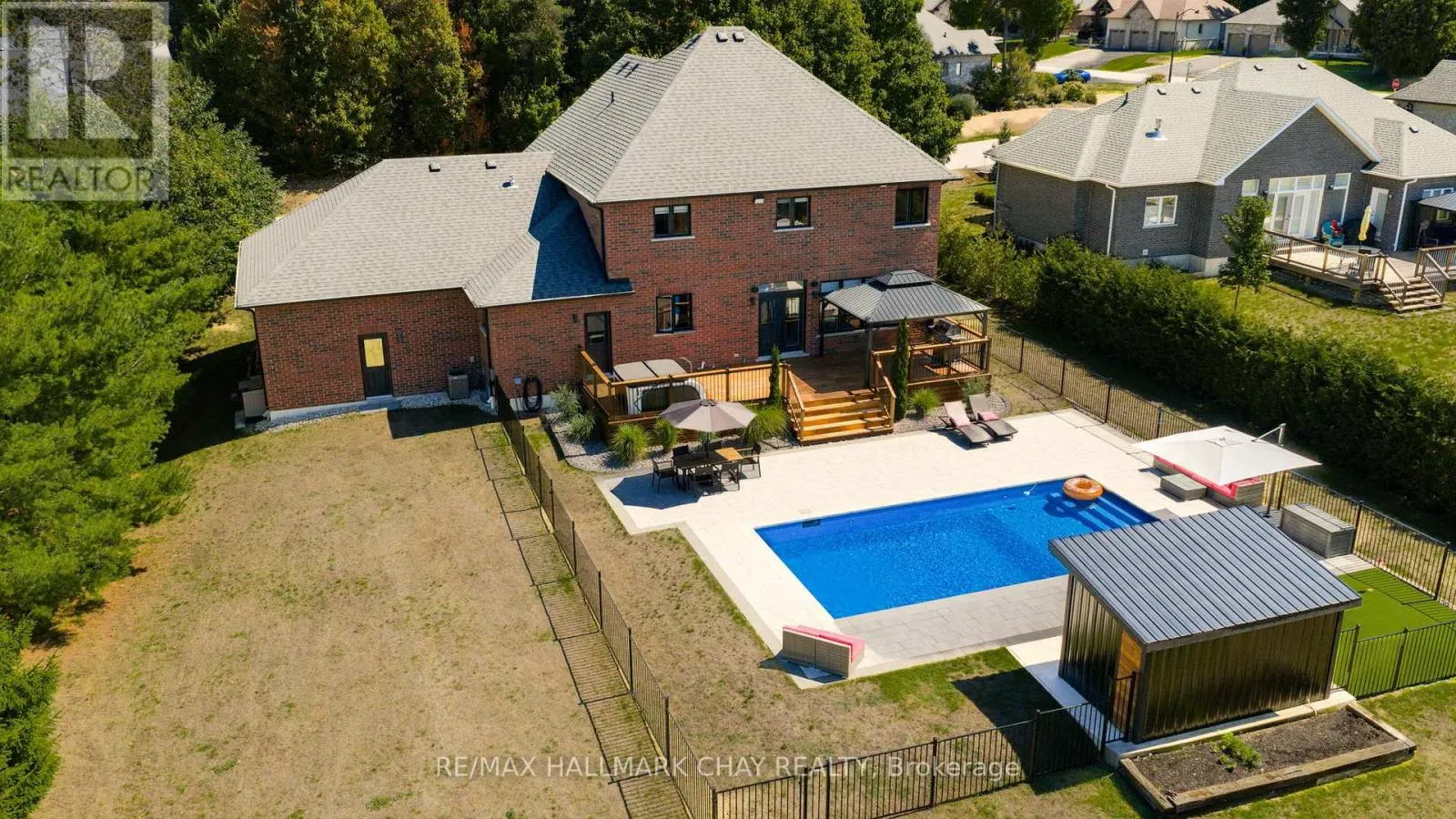 10 ROY HICKLING DRIVE