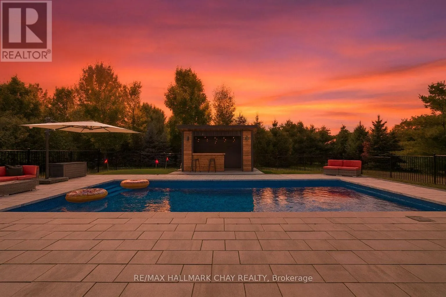 10 ROY HICKLING DRIVE
