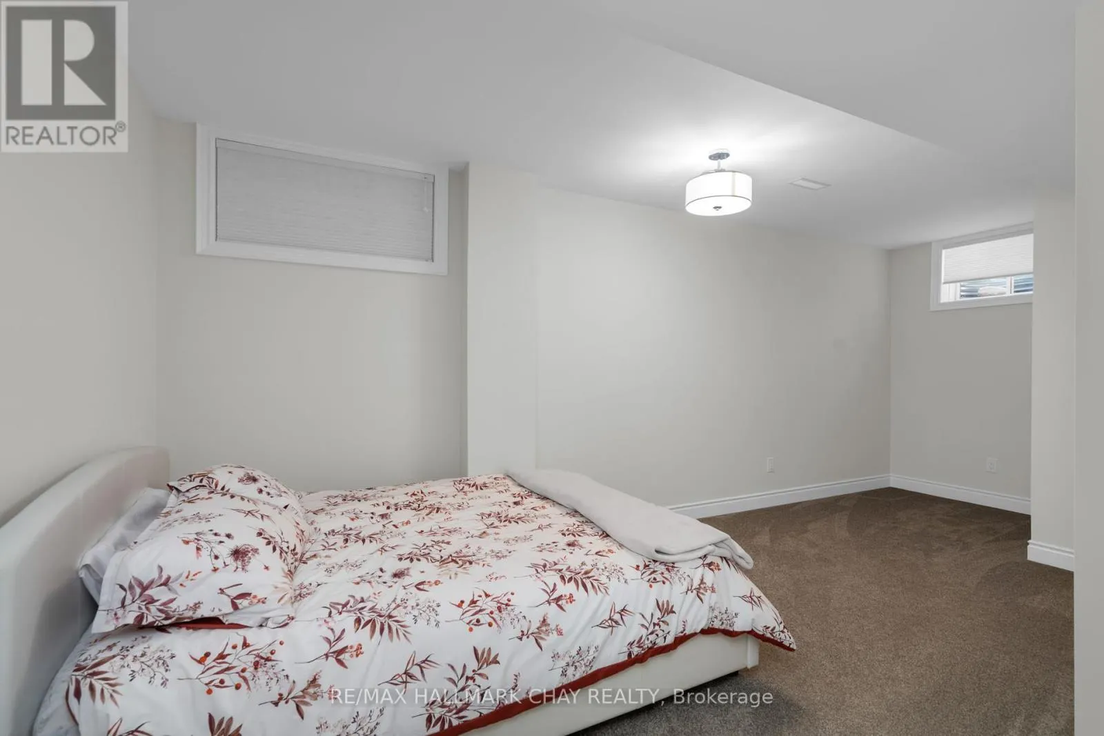 10 ROY HICKLING DRIVE