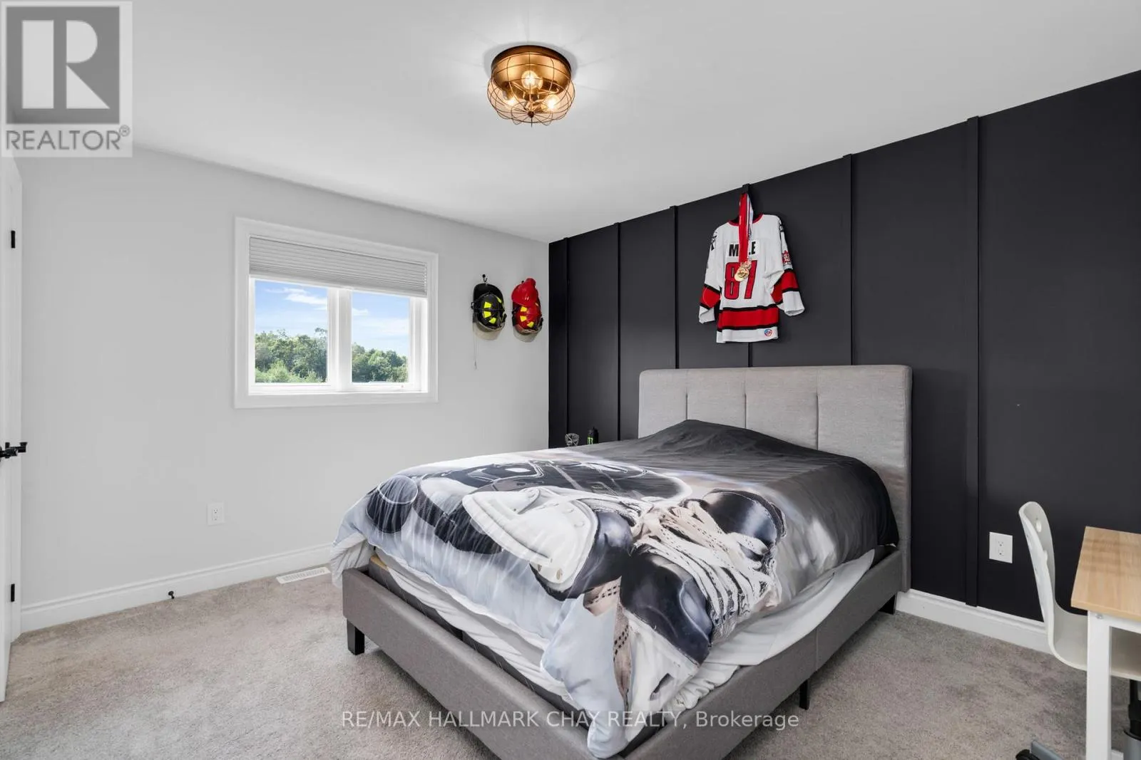 10 ROY HICKLING DRIVE