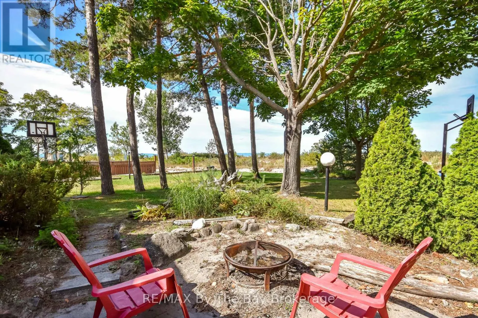 762 EASTDALE DRIVE
