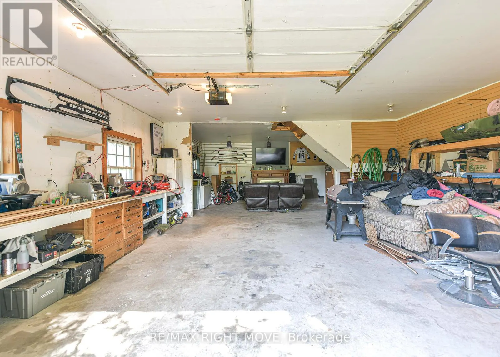 3323 PARK ROAD
