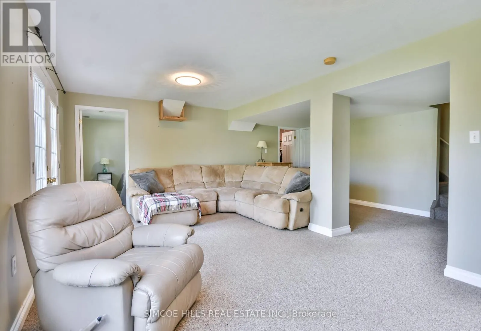 73 VANESSA DRIVE