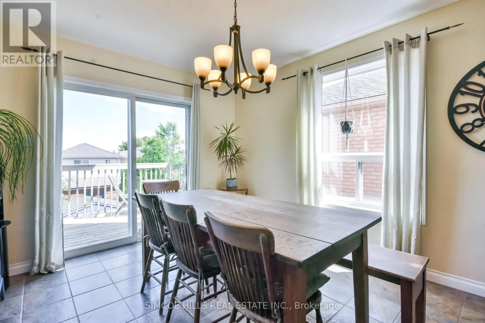 73 VANESSA DRIVE