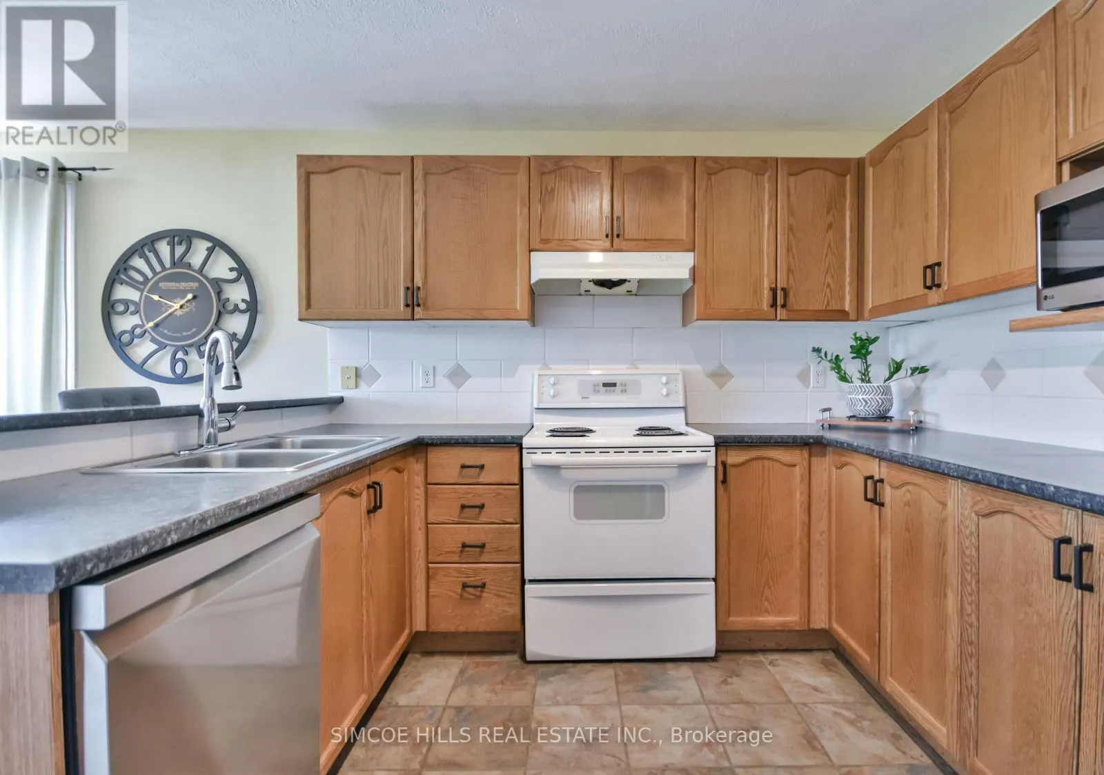 73 VANESSA DRIVE