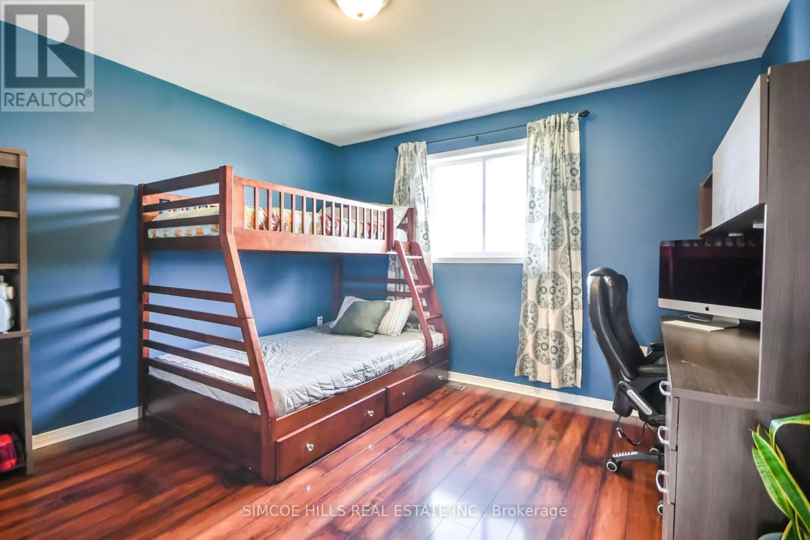 73 VANESSA DRIVE