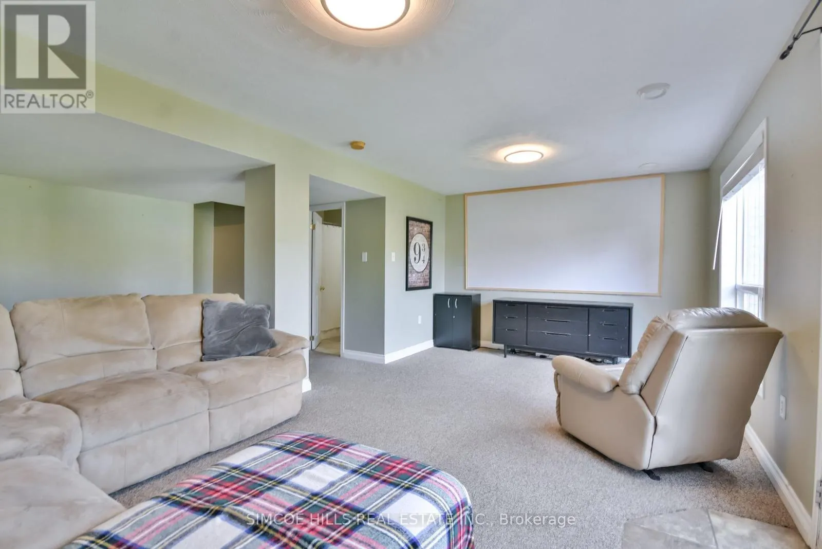 73 VANESSA DRIVE