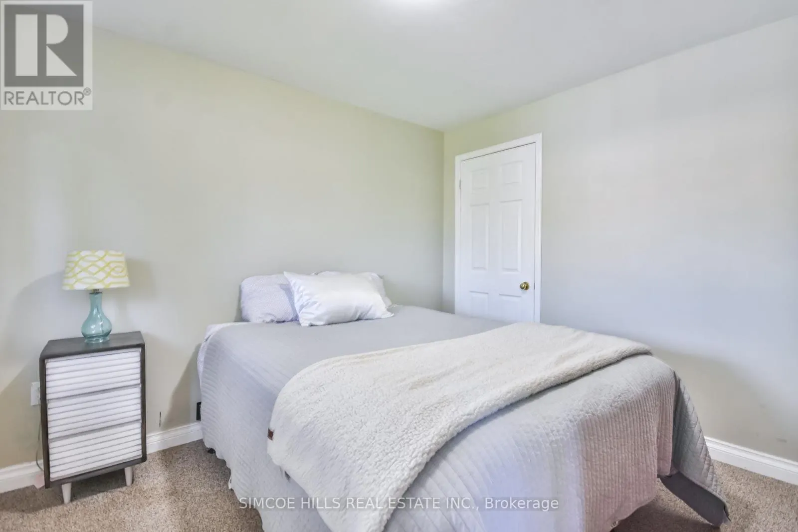73 VANESSA DRIVE