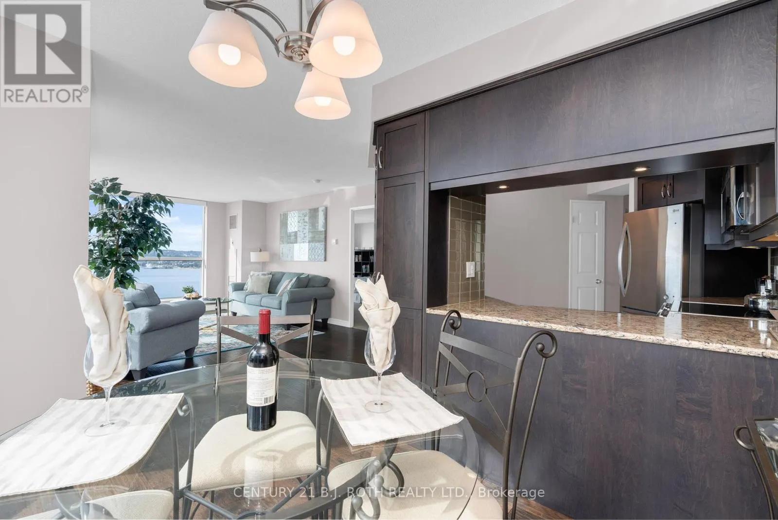 907 - 140 DUNLOP STREET E