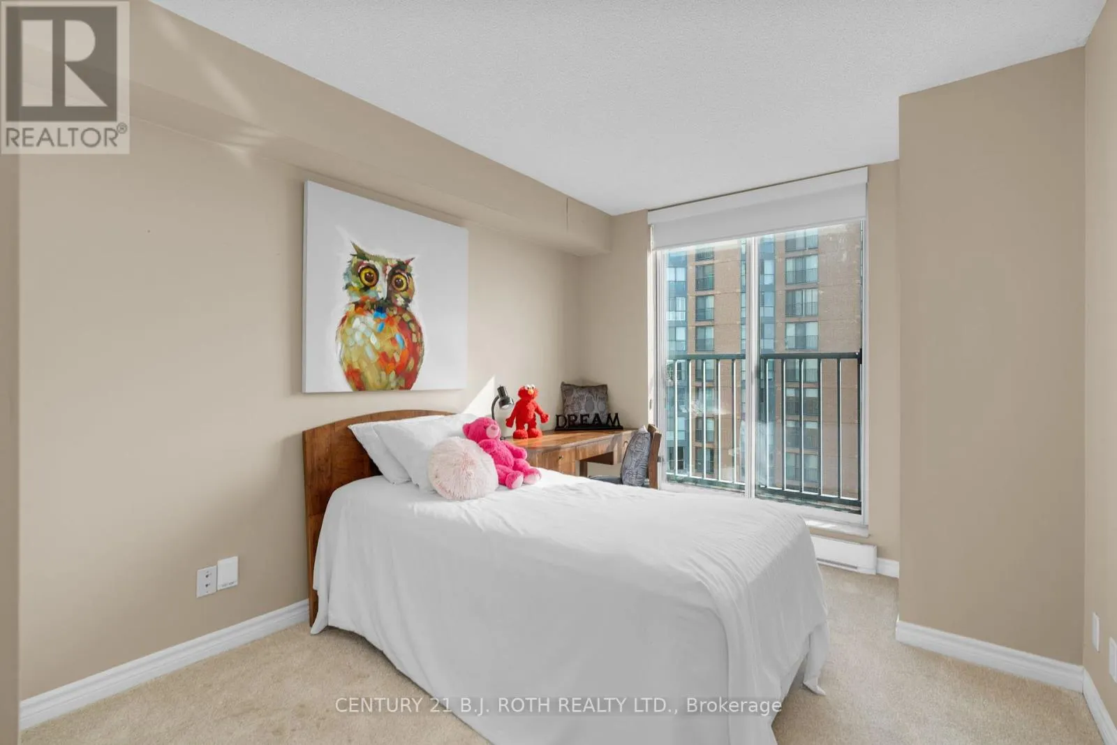 907 - 140 DUNLOP STREET E