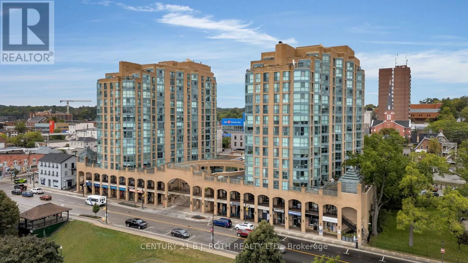 907 - 140 DUNLOP STREET E