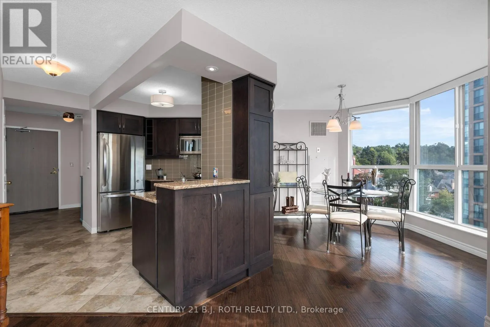 907 - 140 DUNLOP STREET E