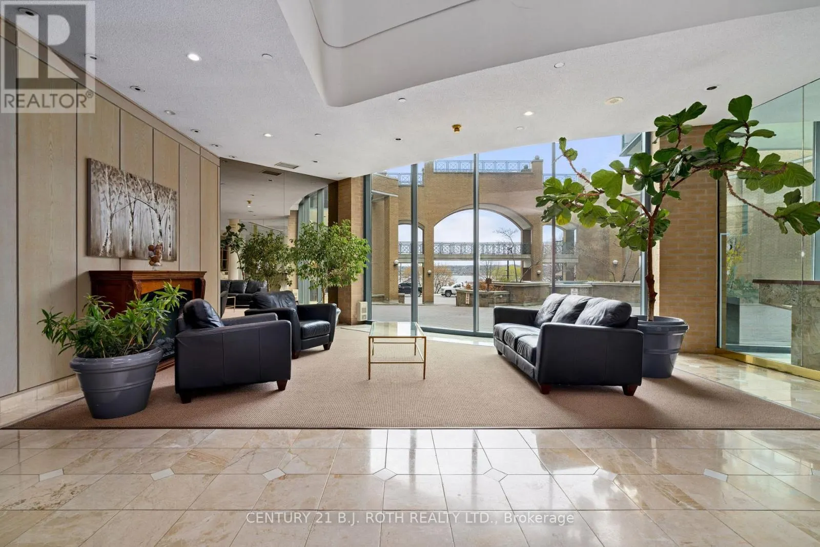 907 - 140 DUNLOP STREET E