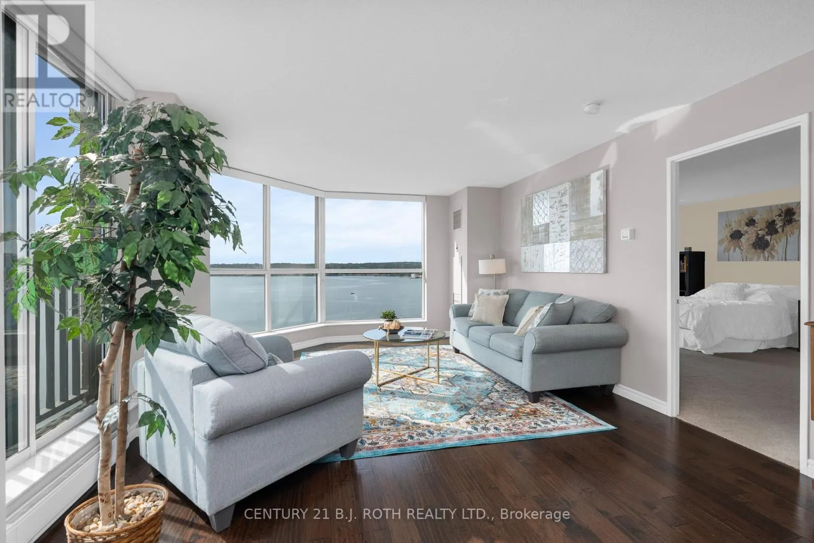 907 - 140 DUNLOP STREET E