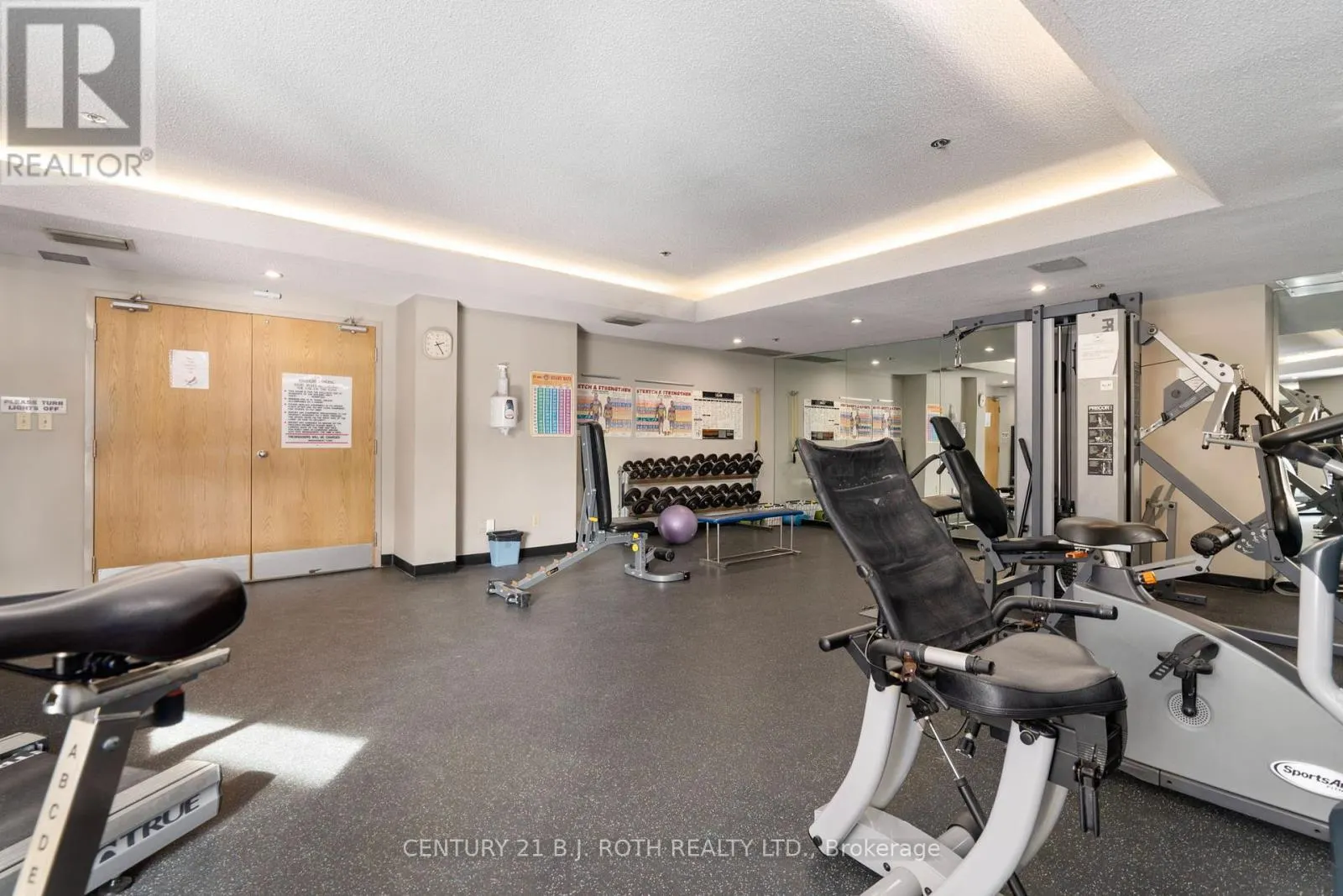 907 - 140 DUNLOP STREET E