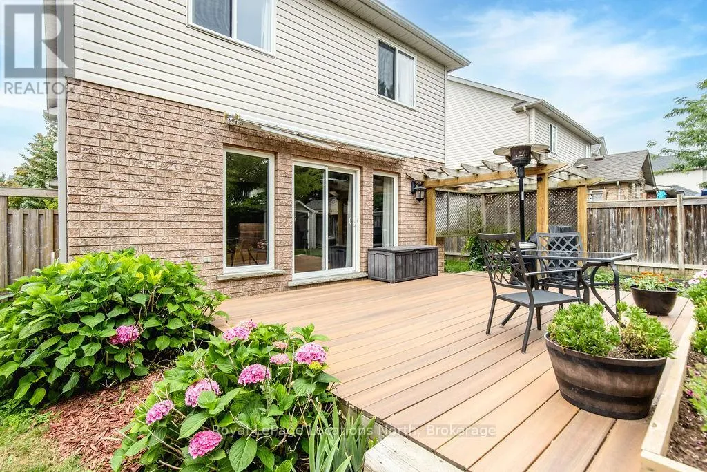 64 MARINA CRESCENT