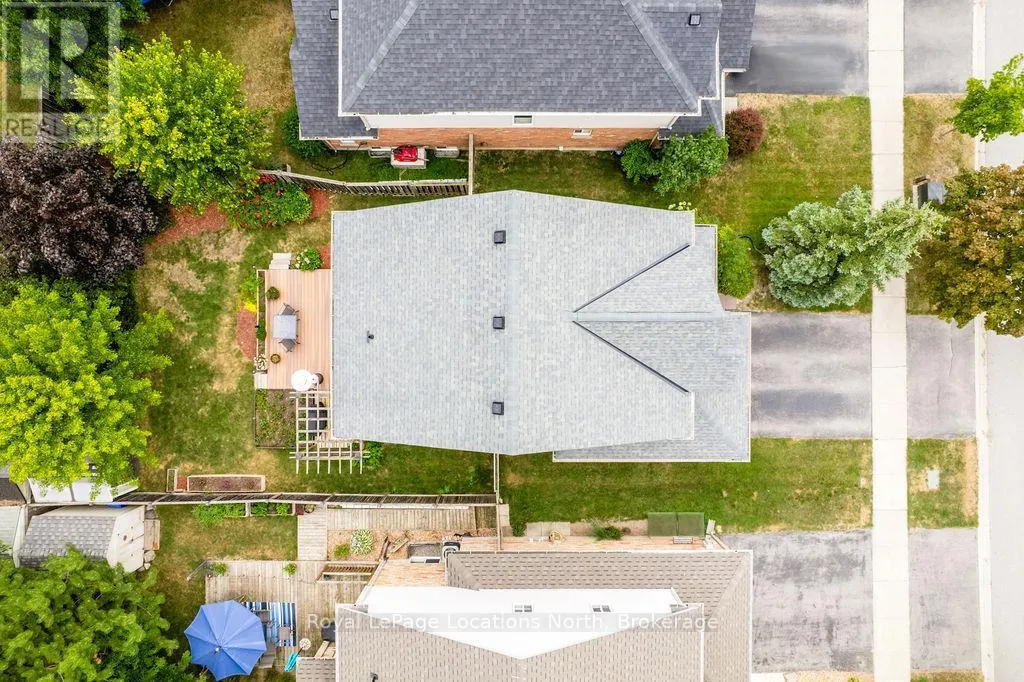 64 MARINA CRESCENT