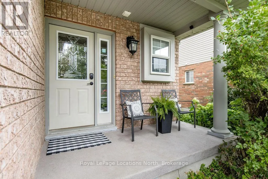 64 MARINA CRESCENT