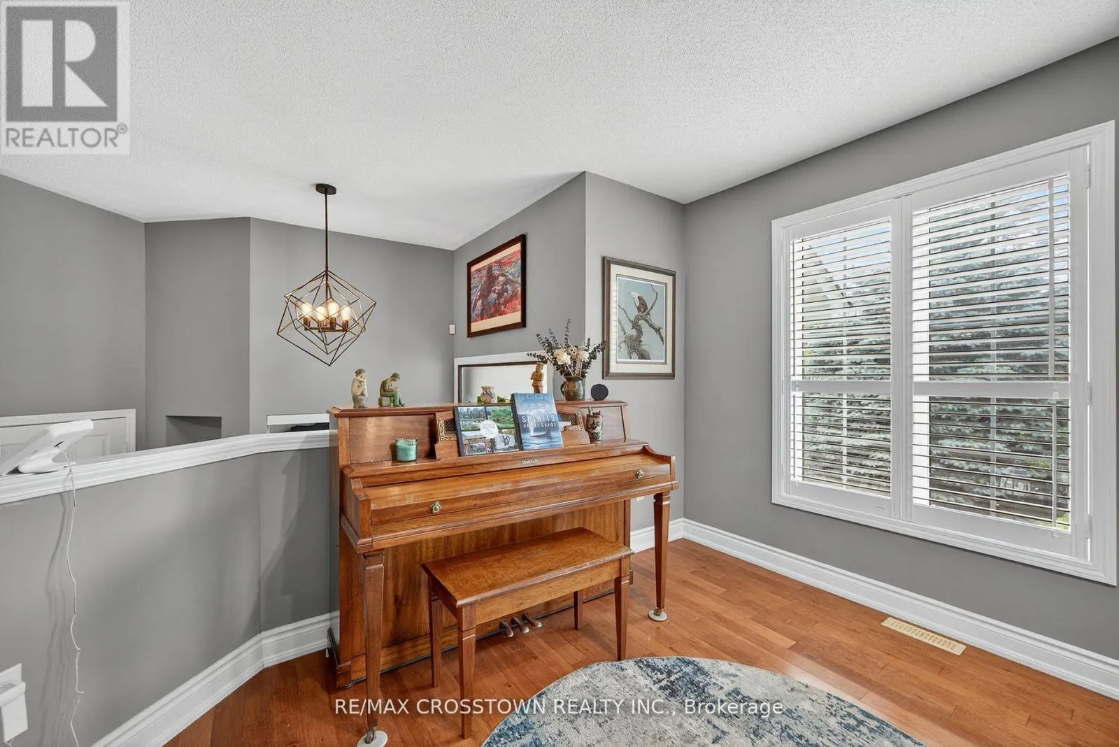 11 NORTHWOOD DRIVE