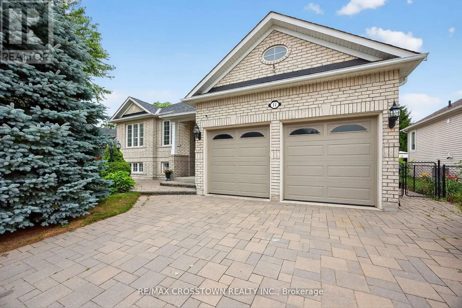 11 NORTHWOOD DRIVE