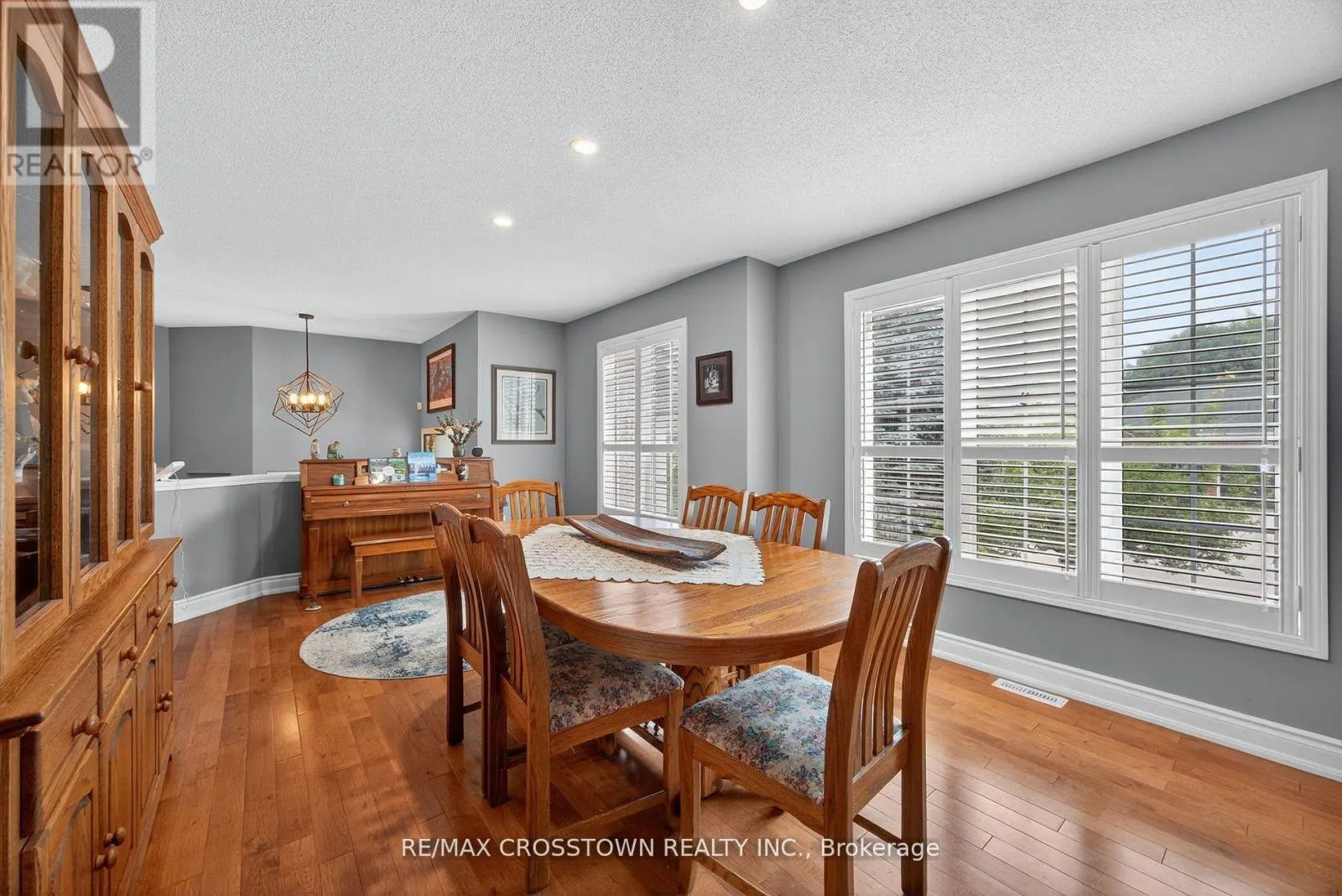 11 NORTHWOOD DRIVE