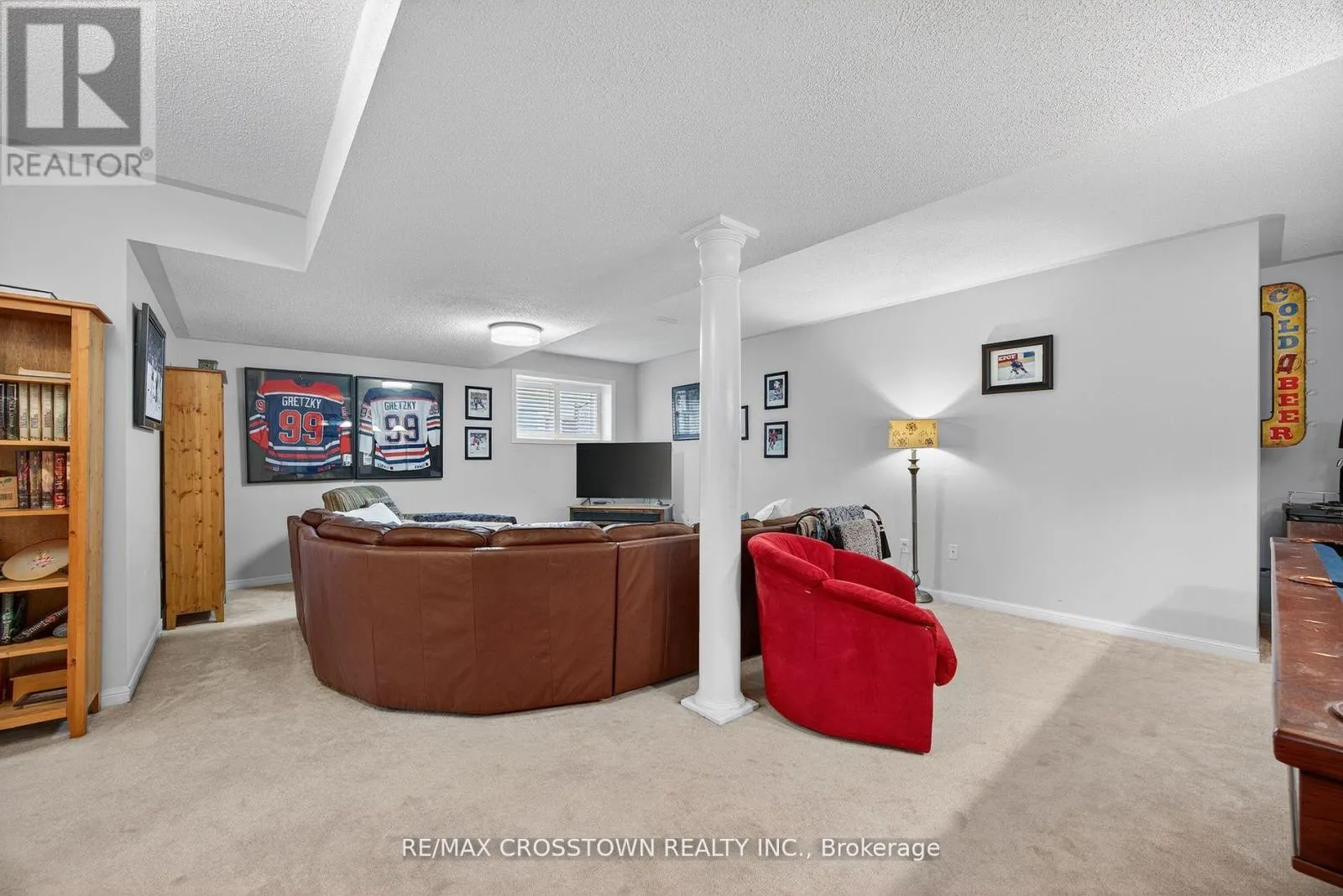 11 NORTHWOOD DRIVE