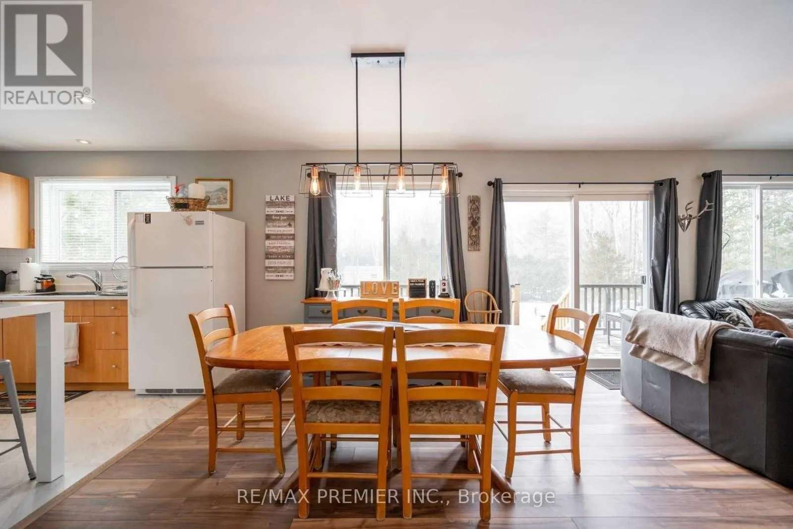 2288 CHAMPLAIN ROAD