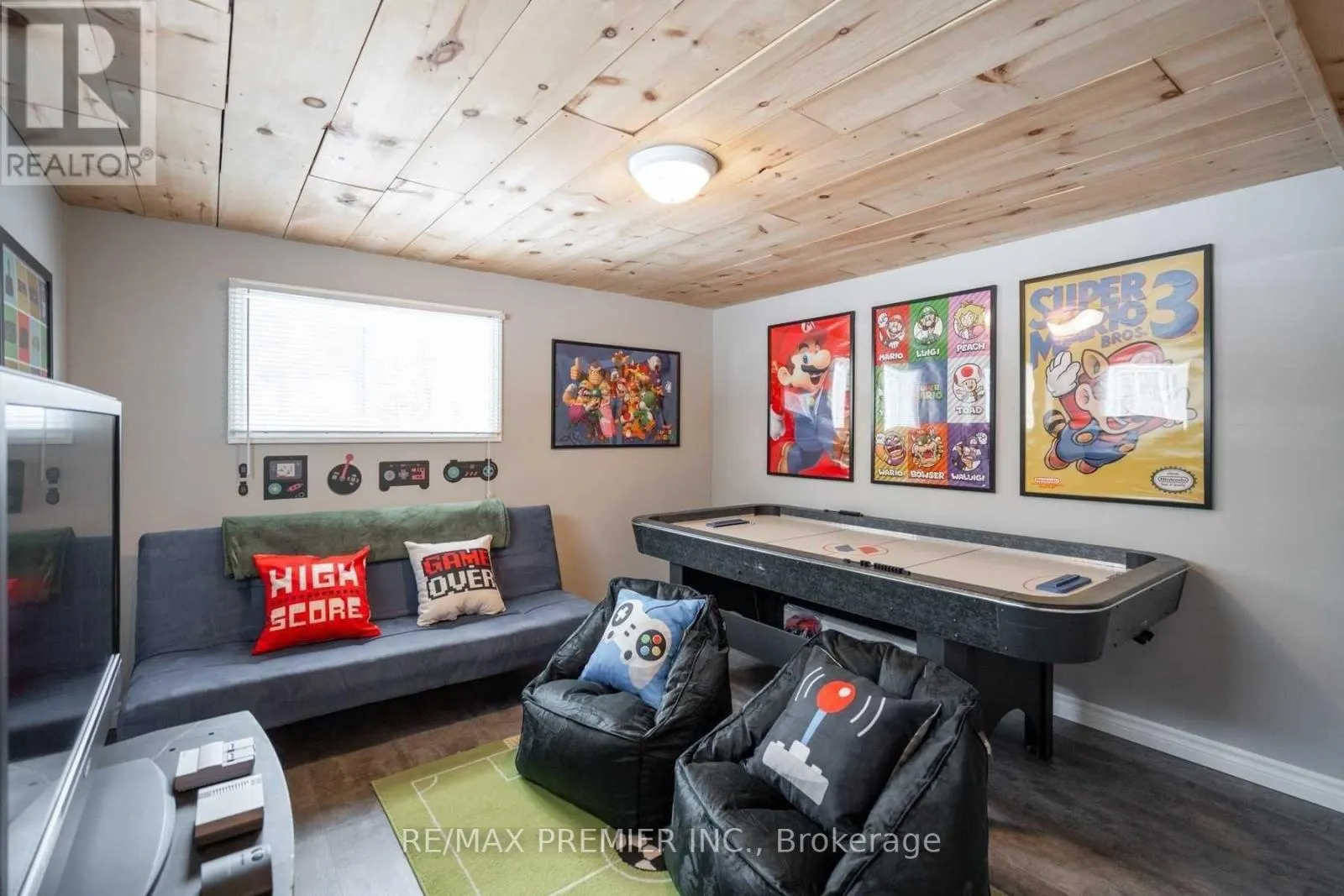 2288 CHAMPLAIN ROAD