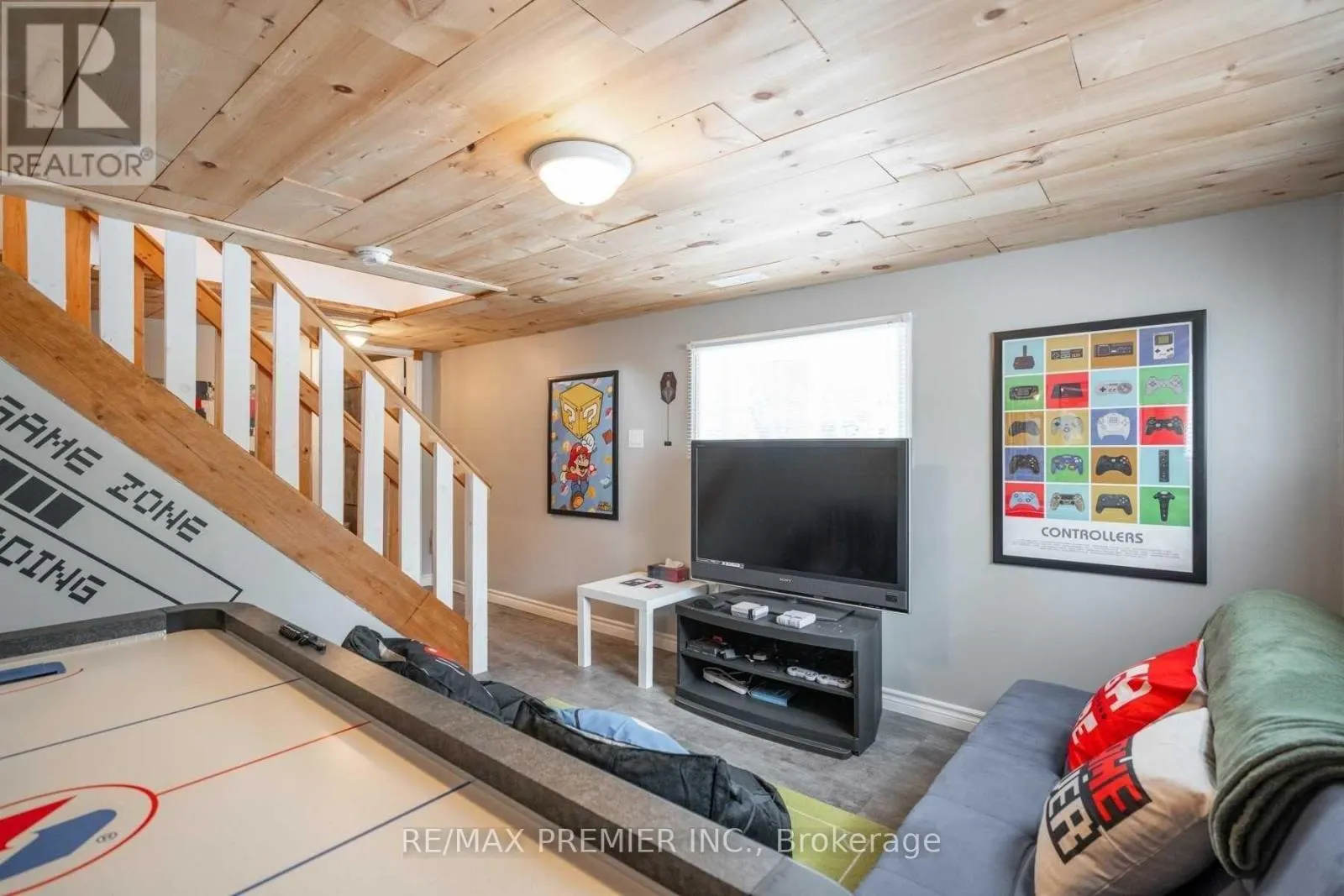 2288 CHAMPLAIN ROAD