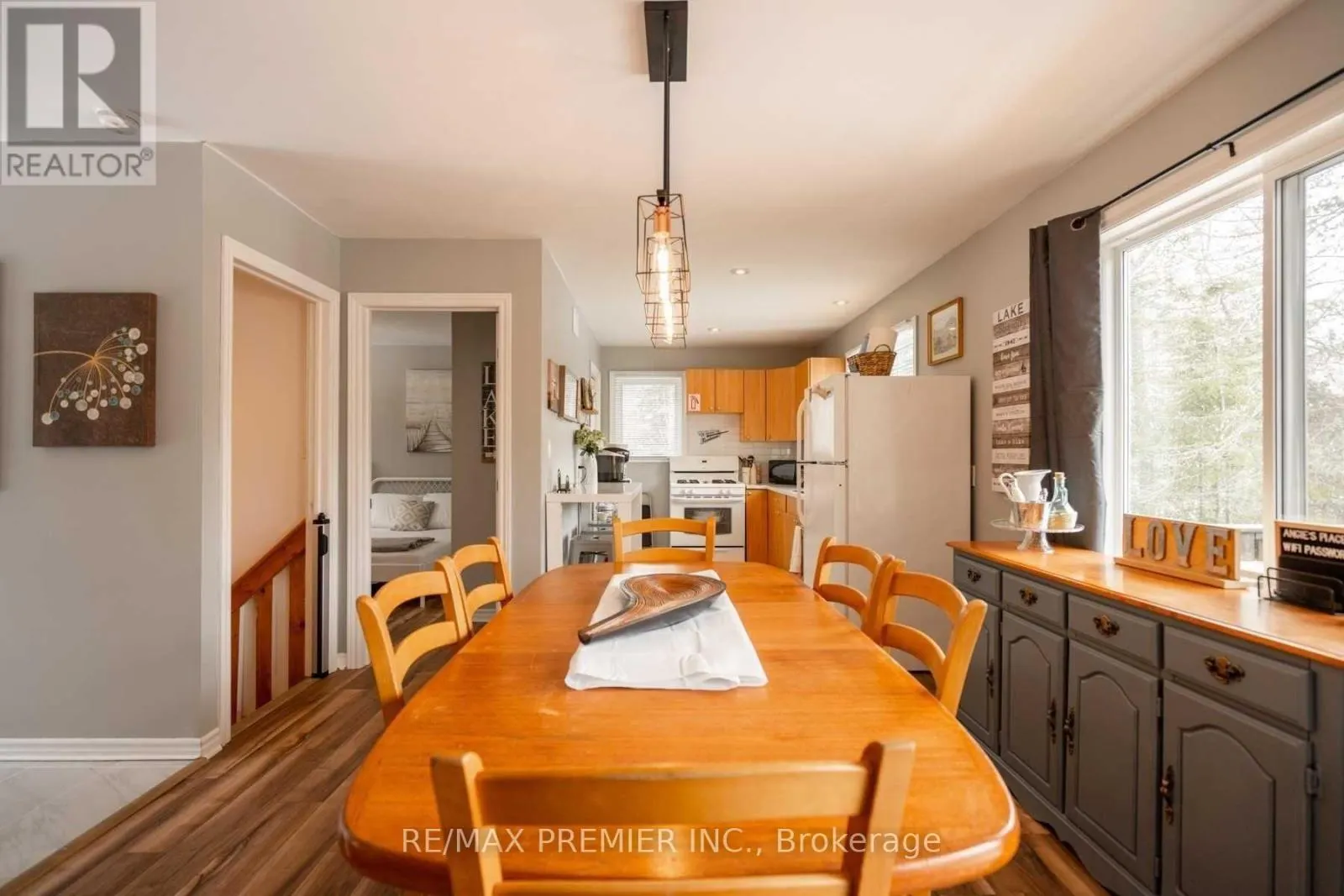 2288 CHAMPLAIN ROAD