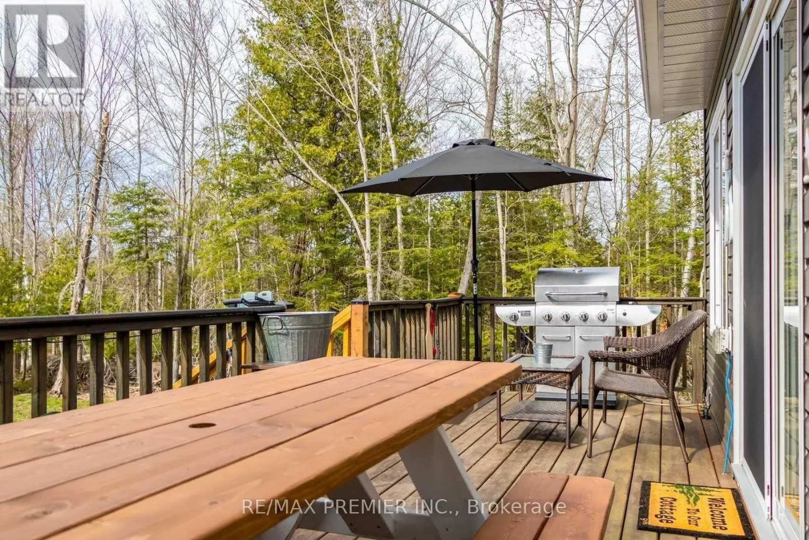 2288 CHAMPLAIN ROAD