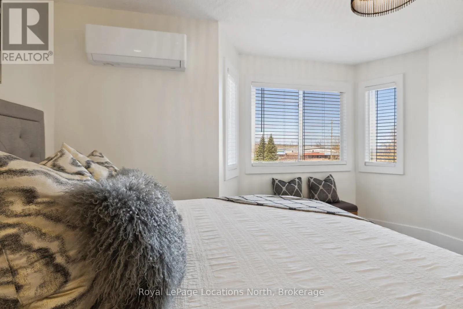 16 - 15 WATTS CRESCENT, #16