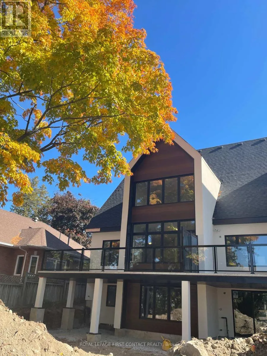 18 RUBY CRESCENT