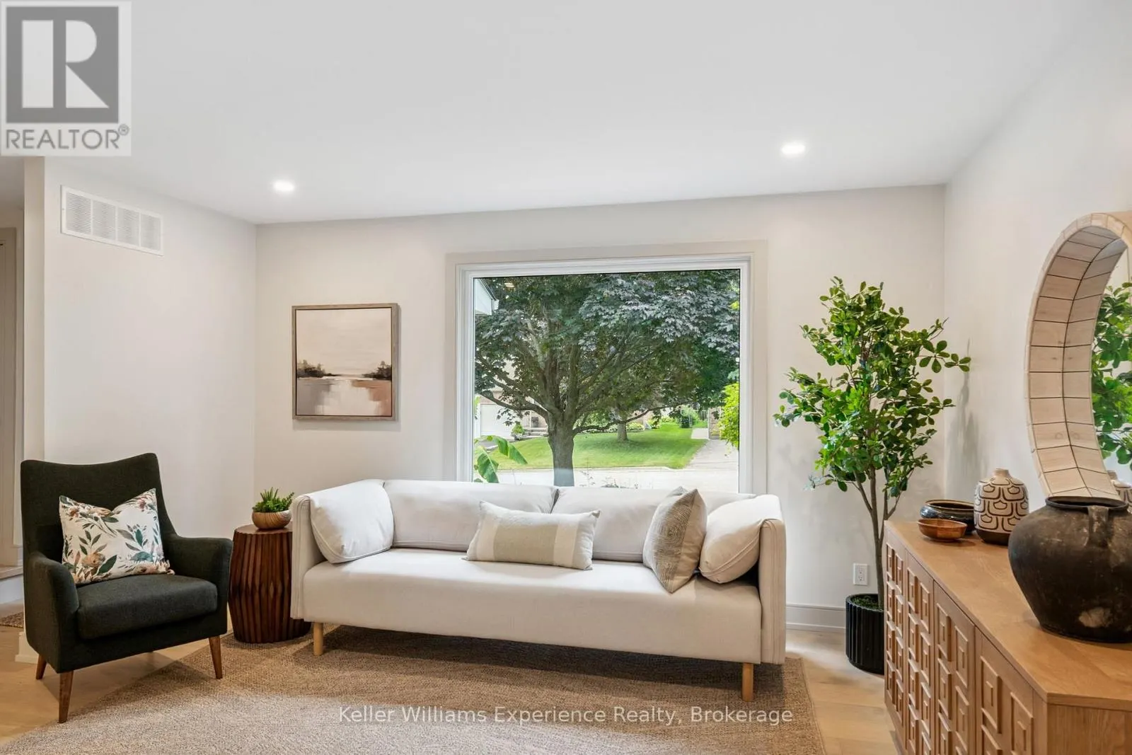 14 MARIPOSA DRIVE