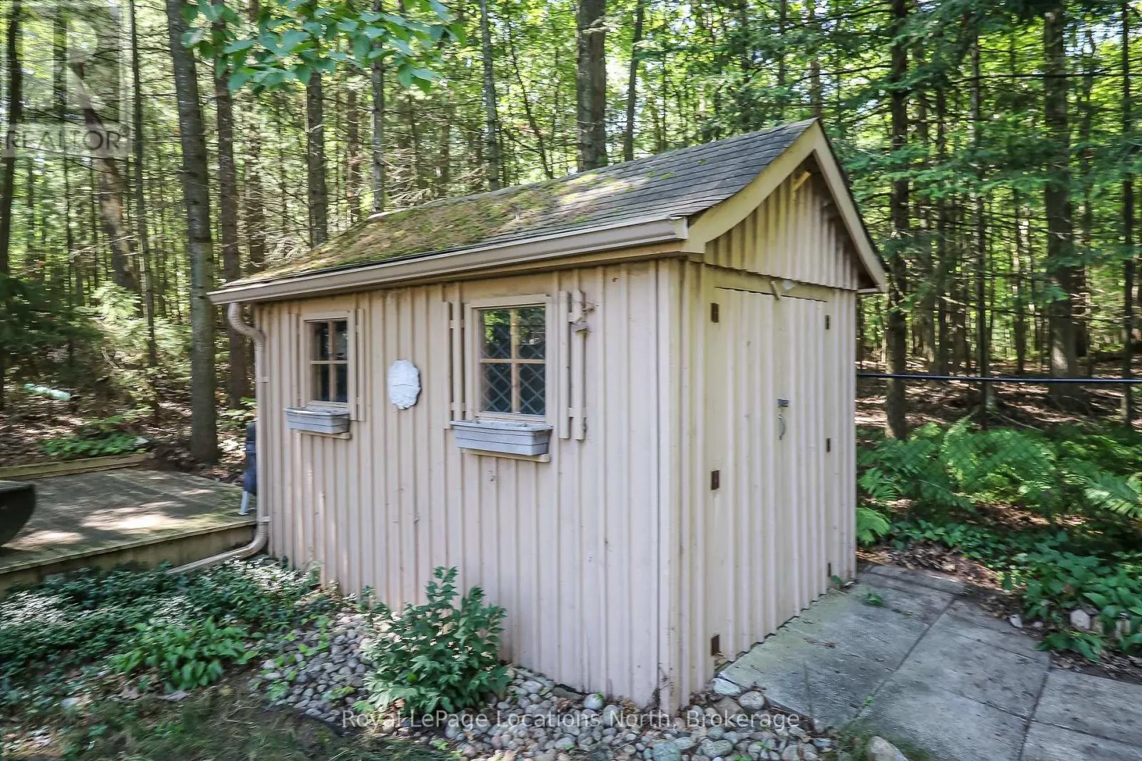 160 FERNBROOK DRIVE
