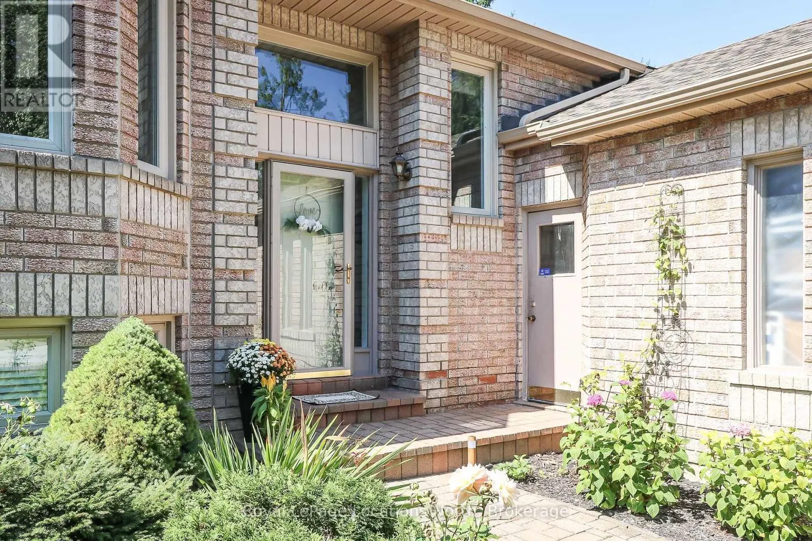 160 FERNBROOK DRIVE