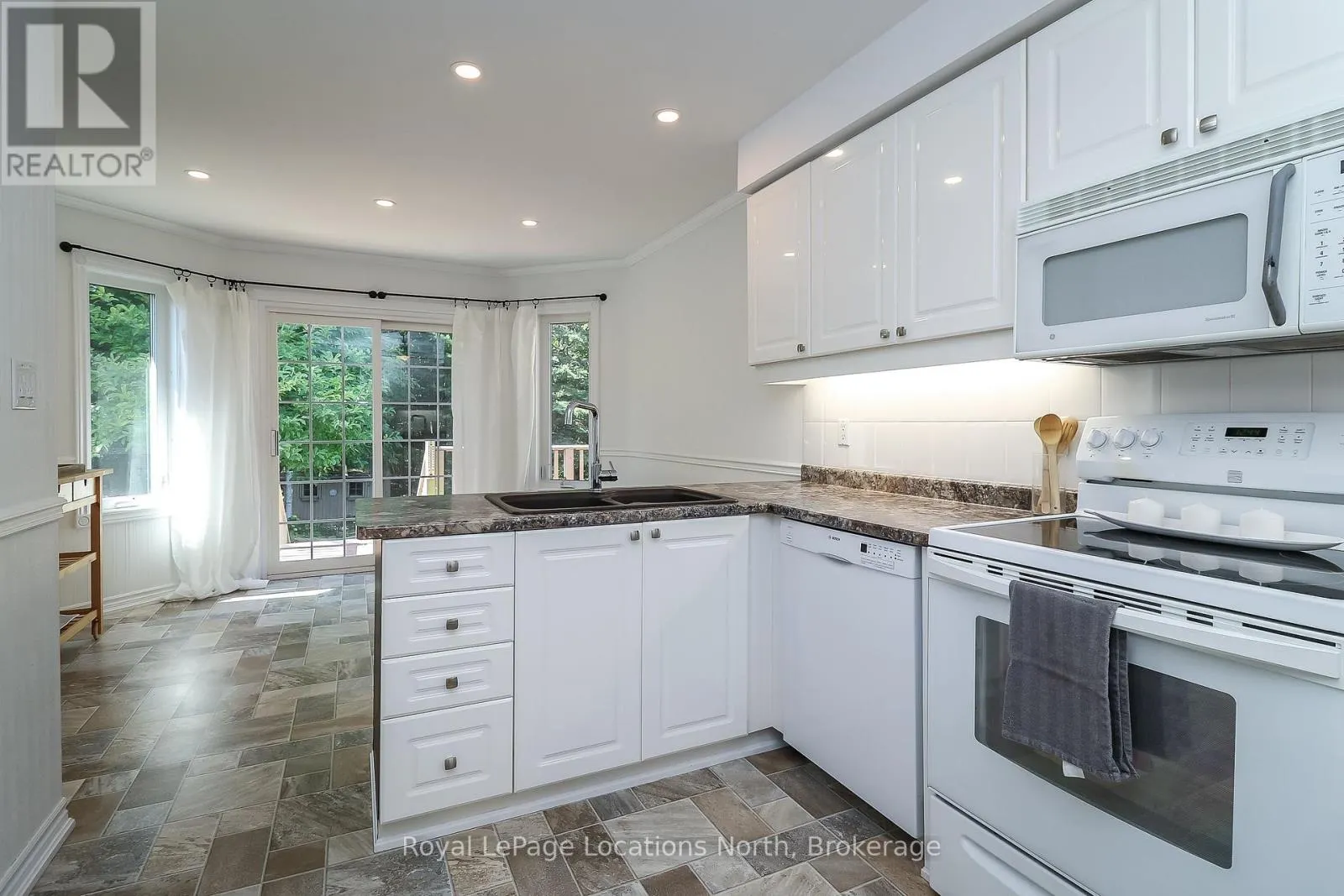 160 FERNBROOK DRIVE