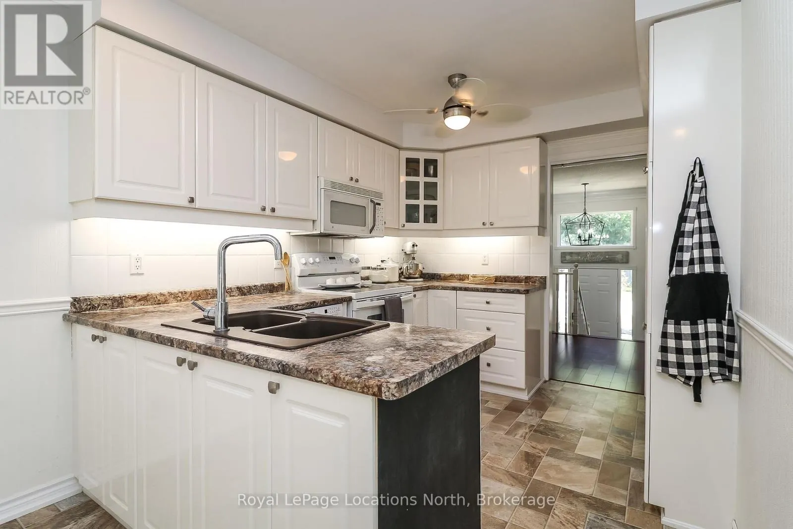 160 FERNBROOK DRIVE