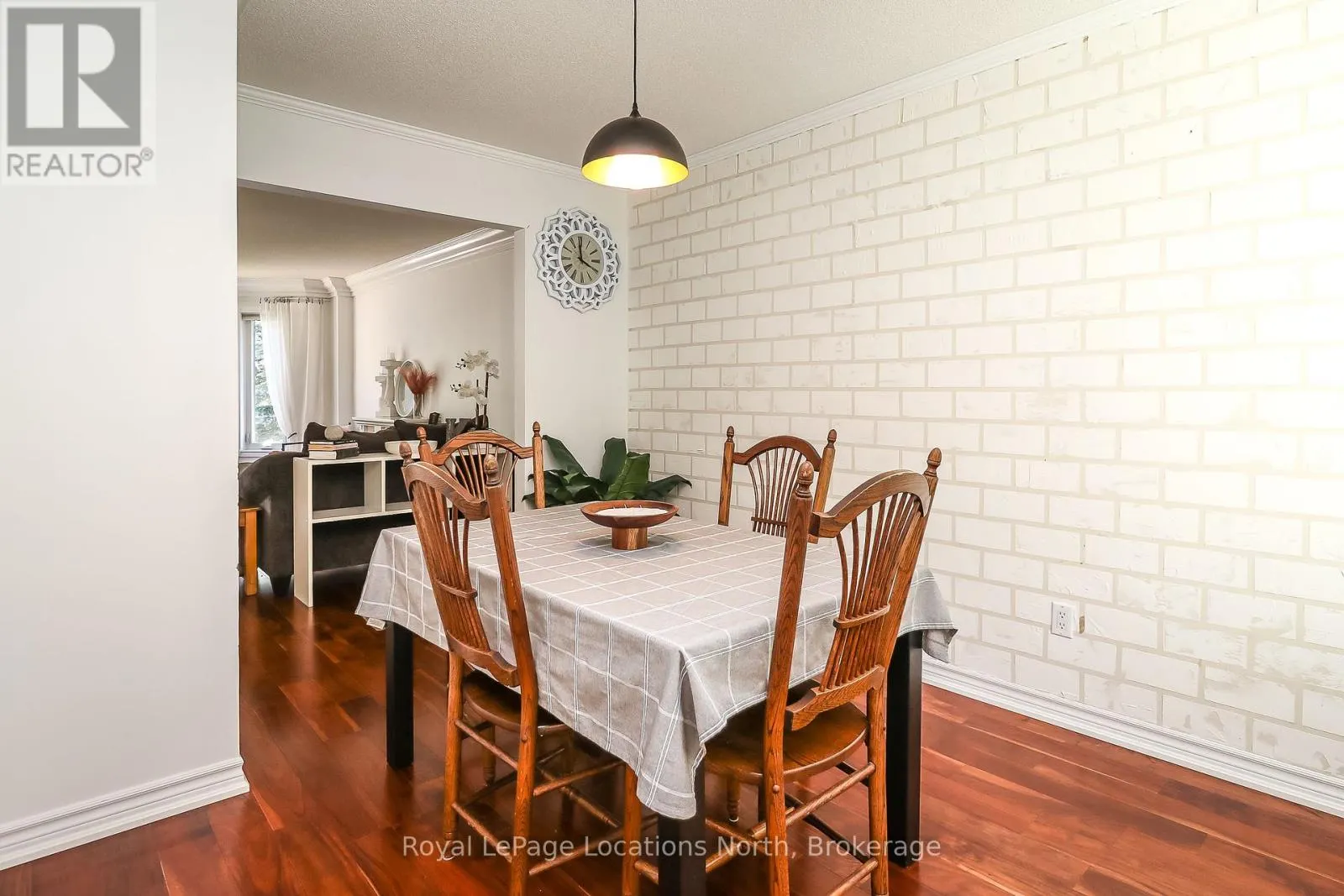 160 FERNBROOK DRIVE