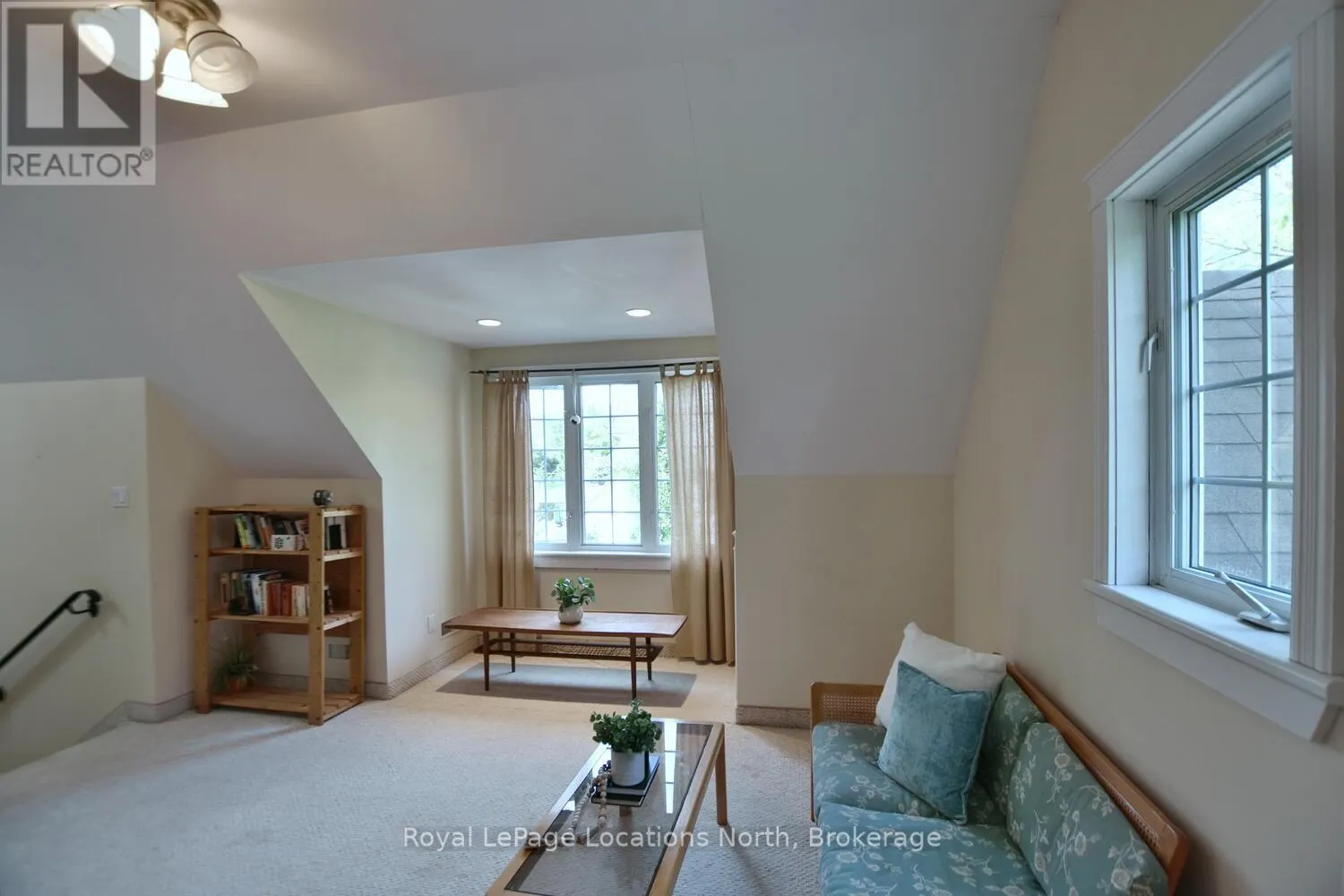20 MOUNT VIEW COURT
