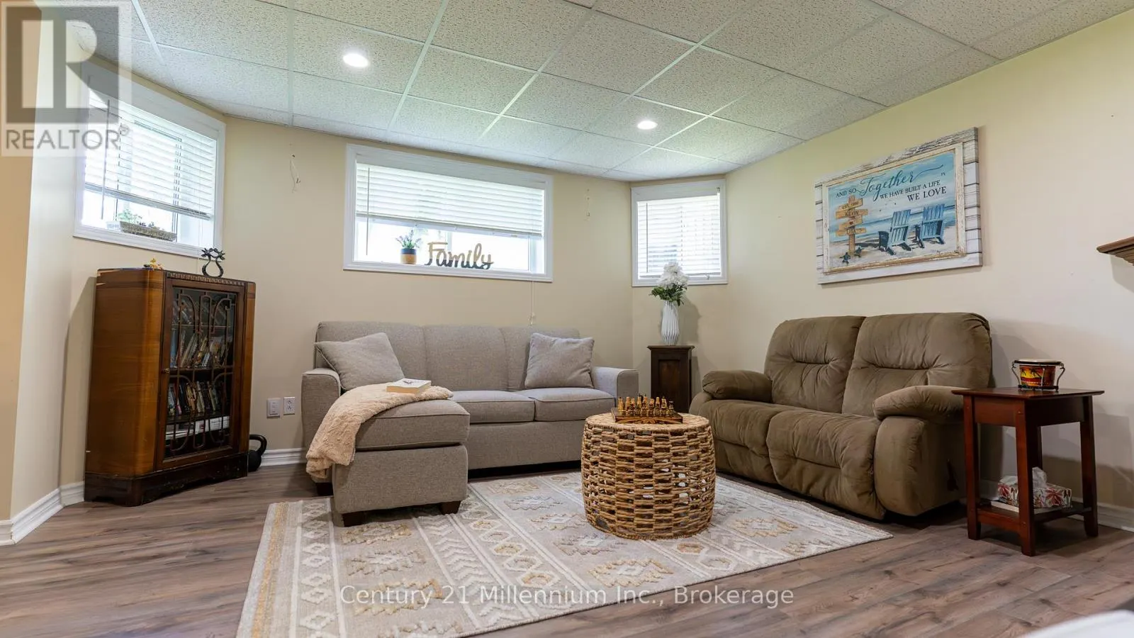 5 SUGAR MAPLE LANE