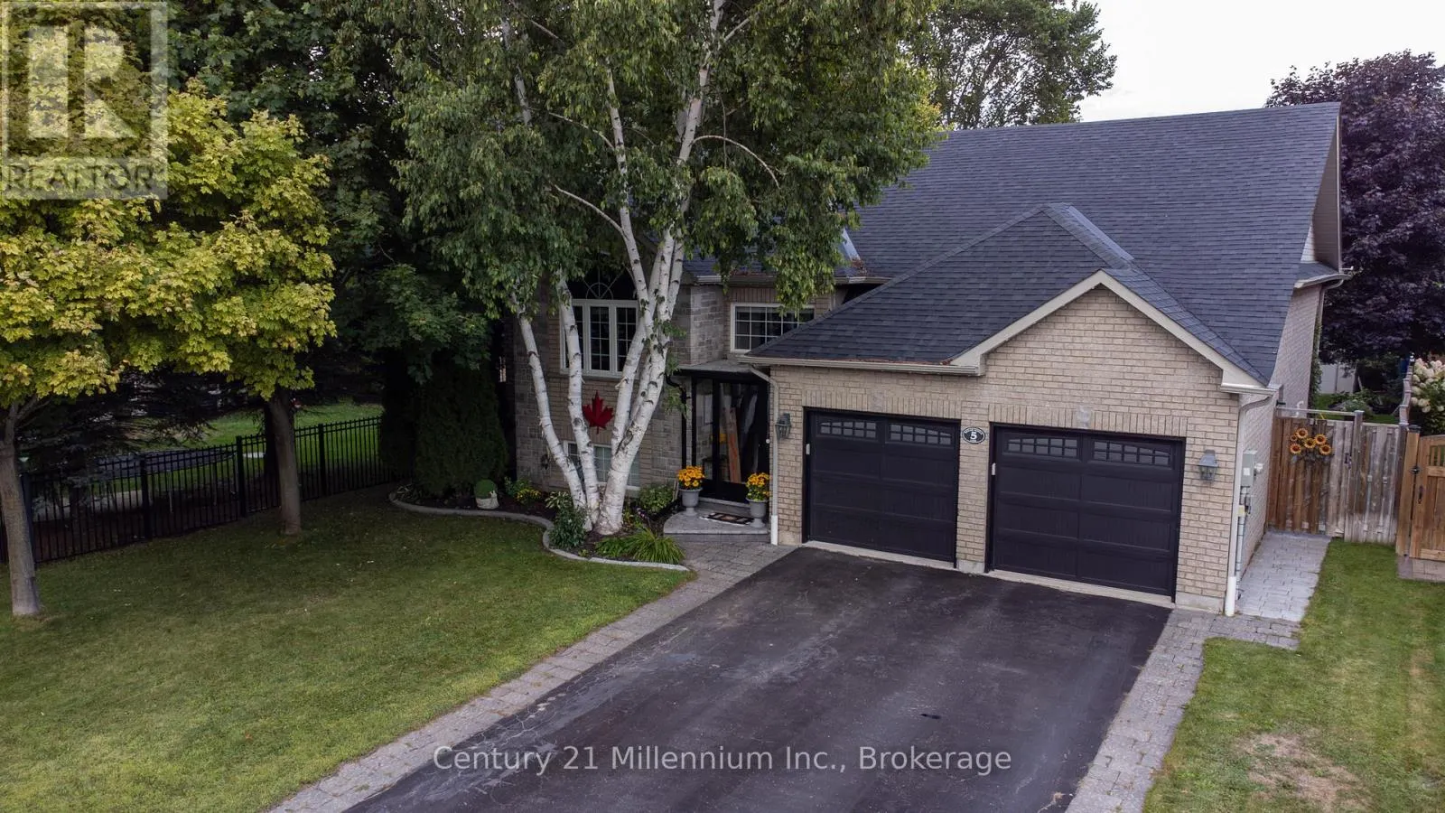 5 SUGAR MAPLE LANE