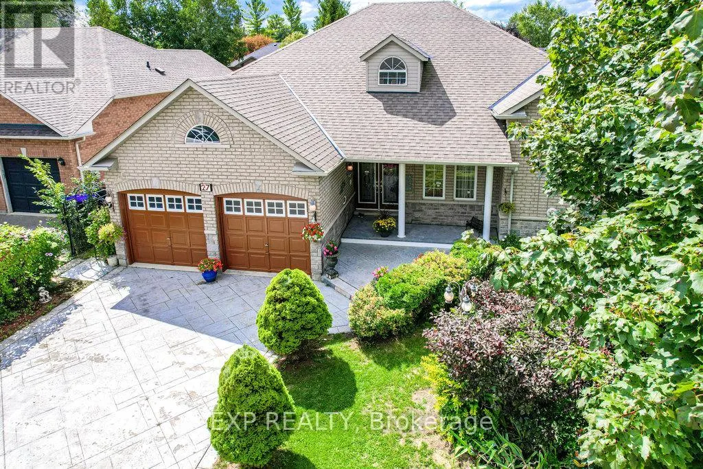 27 GREEN PINE CRESCENT