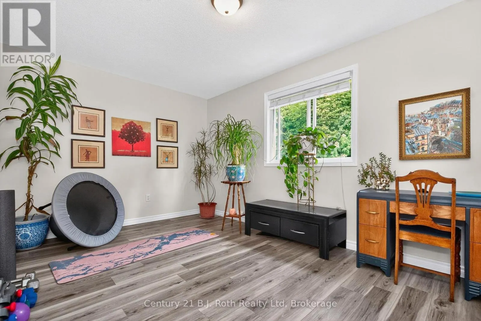 156 SOUTHWINDS CRESCENT